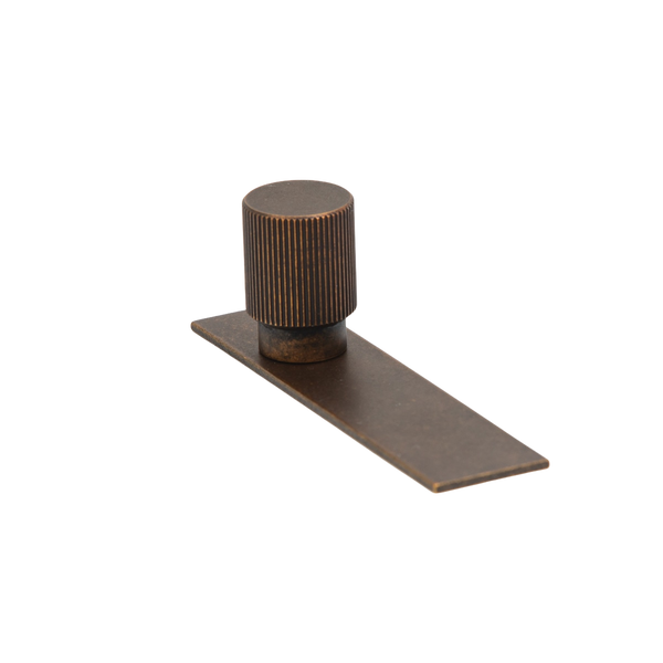 Momo Arpa Round Knob And Backplate 22mm Antique Brass