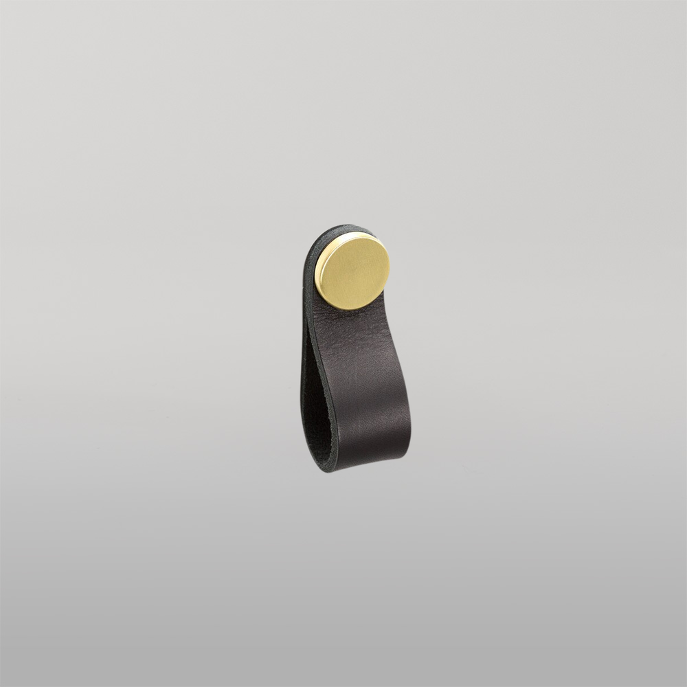 Momo Flexa Leather Pull 70mm Black With Brass Button