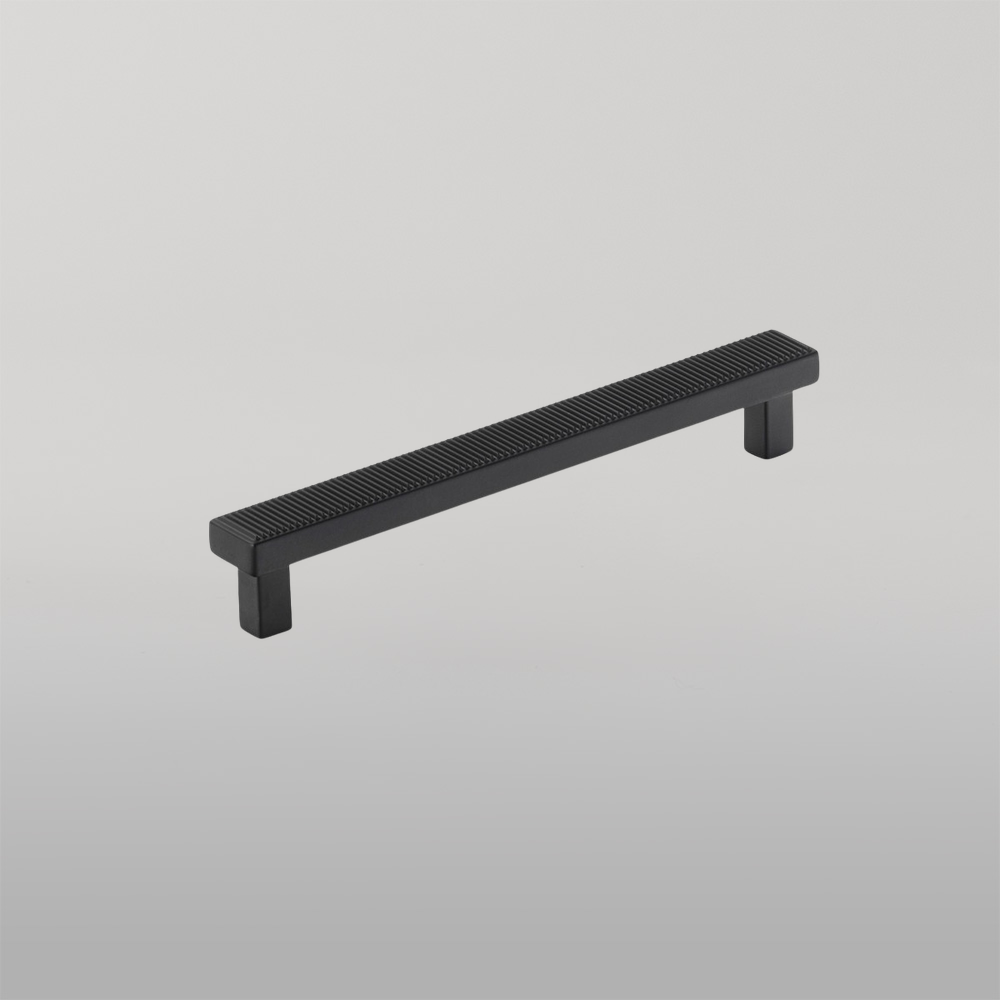 Momo Barrington Bar Handle 160mm Matte Black