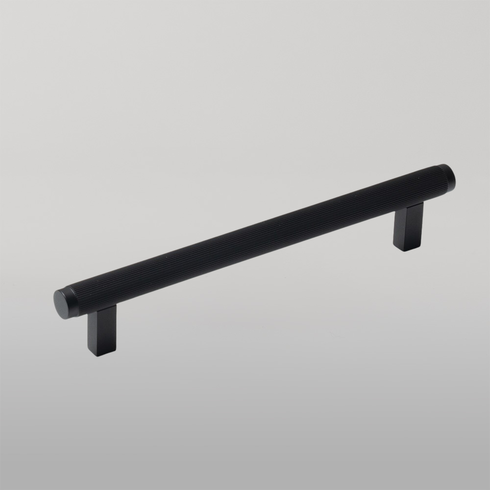 Momo Bellevue Solid Brass Lined Bar Pull 160mm Matte Black