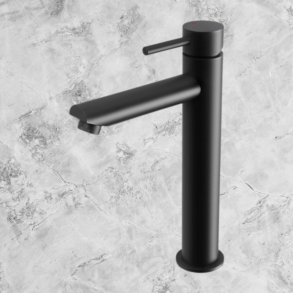 Pina Vessel Mixer Matte Black